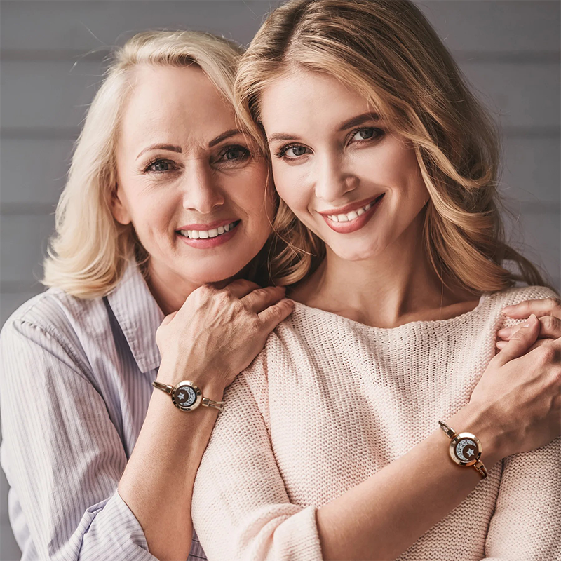 Totwoo Smart Bracelets Long Distance Love for Couples with Vibration & Lights