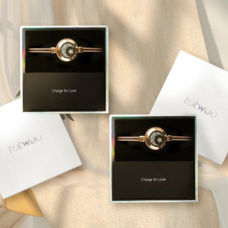 Totwoo Smart Bracelets Long Distance Love for Couples with Vibration & Lights